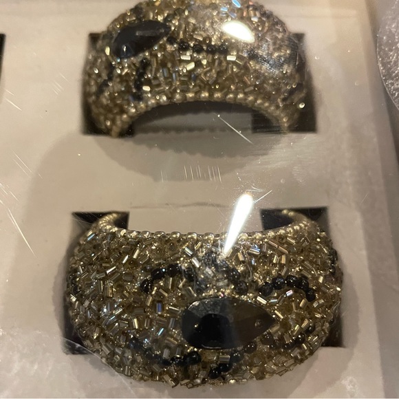 HAUNTED MANOR Halloween Beaded Bling Sparkle Spider Napkin Rings Set Of 4 🕸️🕷️ - Picture 2 of 7